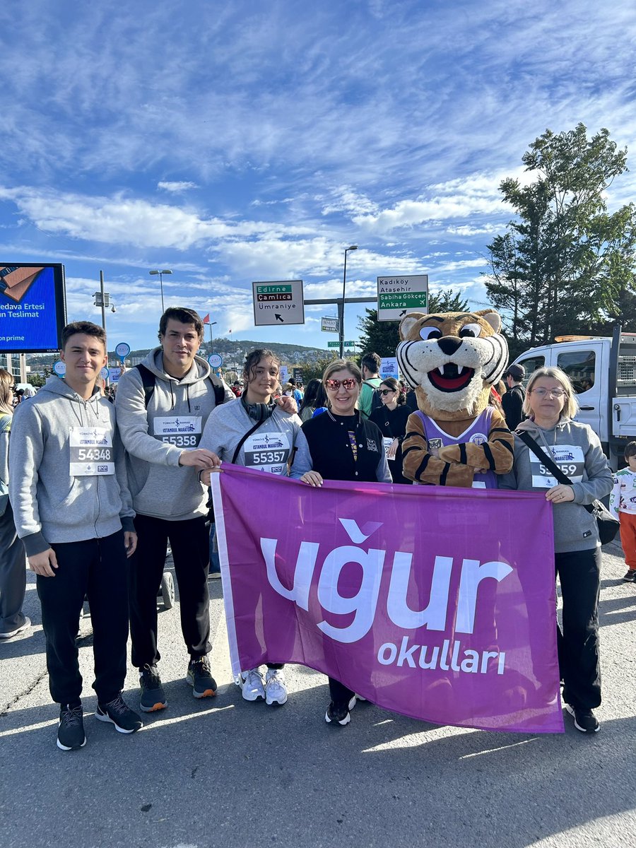 45. İstanbul Maratonunda arkadaşlarım ve öğretmenlerim ile iyilik için koştuk! 💜

#UğurluOlmak
#KoşarAdımLÖSEV