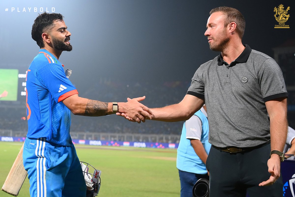 RCBTweets's tweet photo. Nothing, just two brothers with 4 WC hundreds each 😬

#PlayBold #ViratKohli𓃵  #HappyBirthdayKingKohli #INDvSA #CWC23 @imVkohli @ABdeVilliers17 https://t.co/TyR572Q9BL