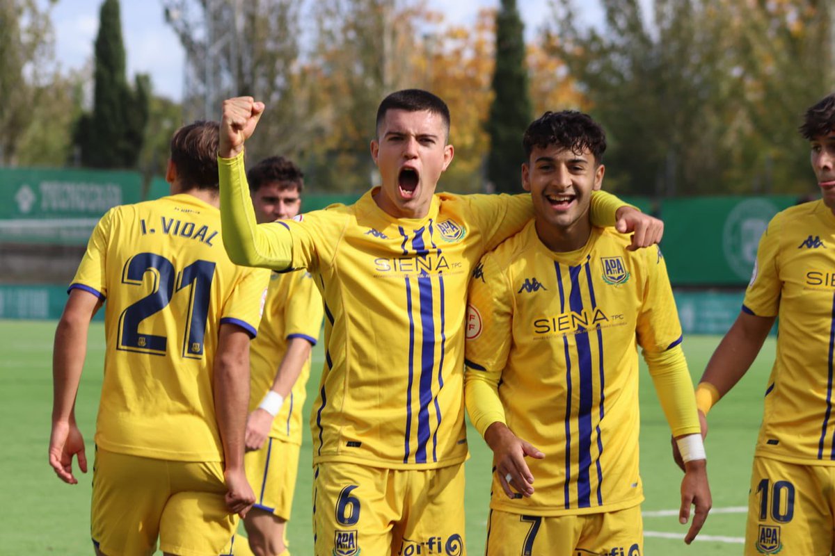 #AlcorB

FINAAAAAAAL en el Valle de las Cañas.
Triunfo muy merecido del filial alfarero por 1-2 con remontada del equipo de <a href="/gcuenca87/">gonzalo cuenca</a> que suma su tercera victoria consecutiva para auparse a la tercera posición.

¡Enhorabuena, equipo! 🙌🏼

#TodosConElAlcorB