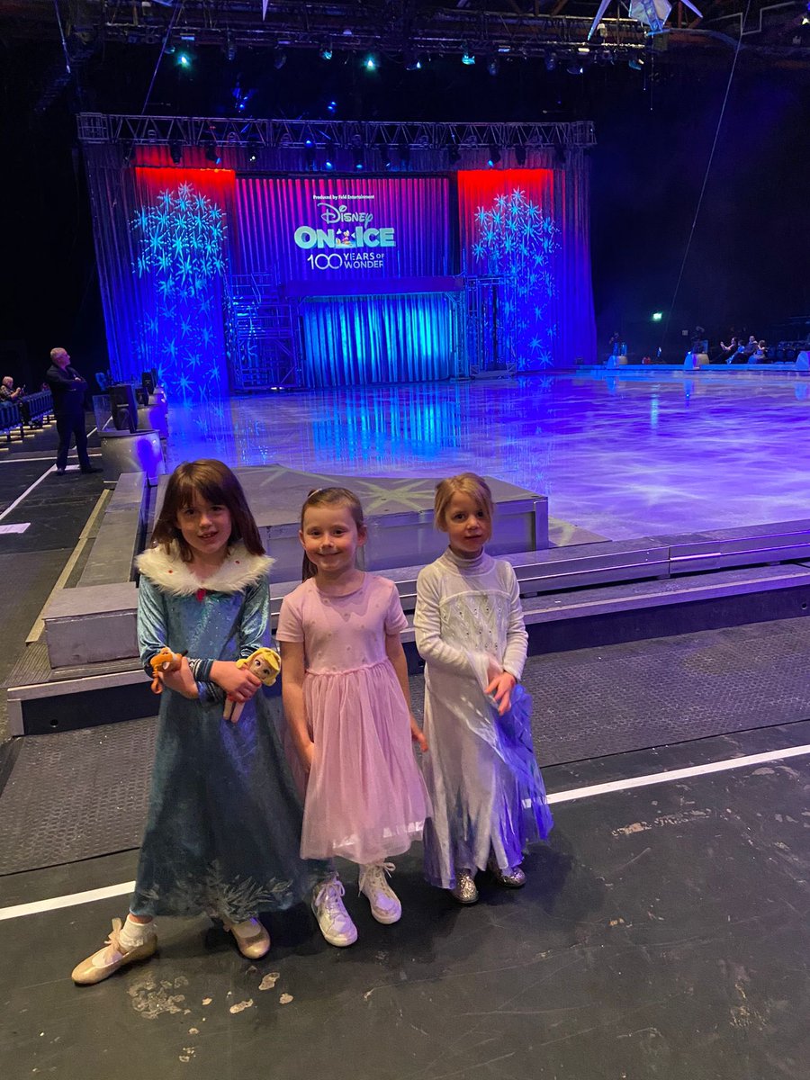 #DisneyOnIce ready for the show! 🥰🥰