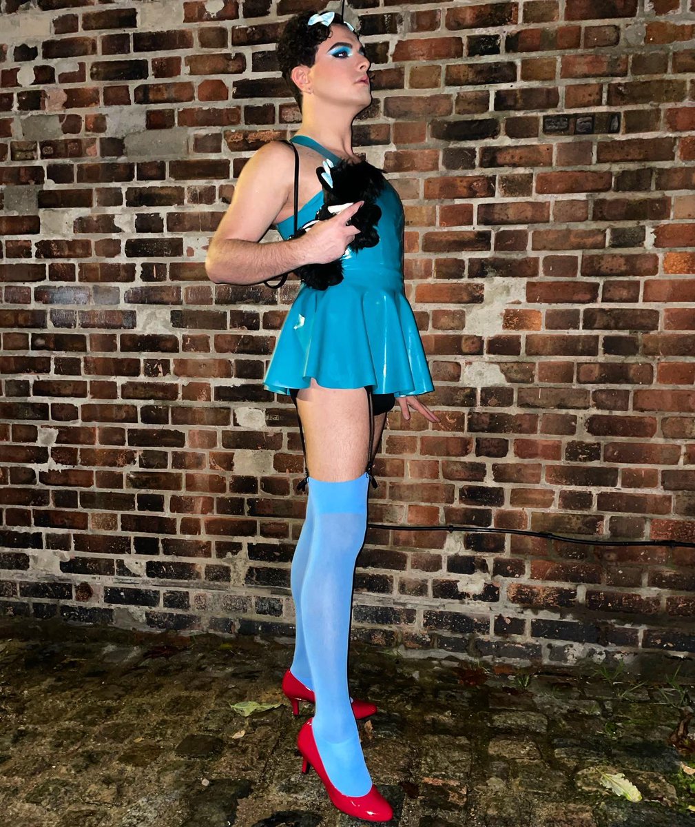 …We really aren’t in Kansas anymore. #Dorothy #torturegarden