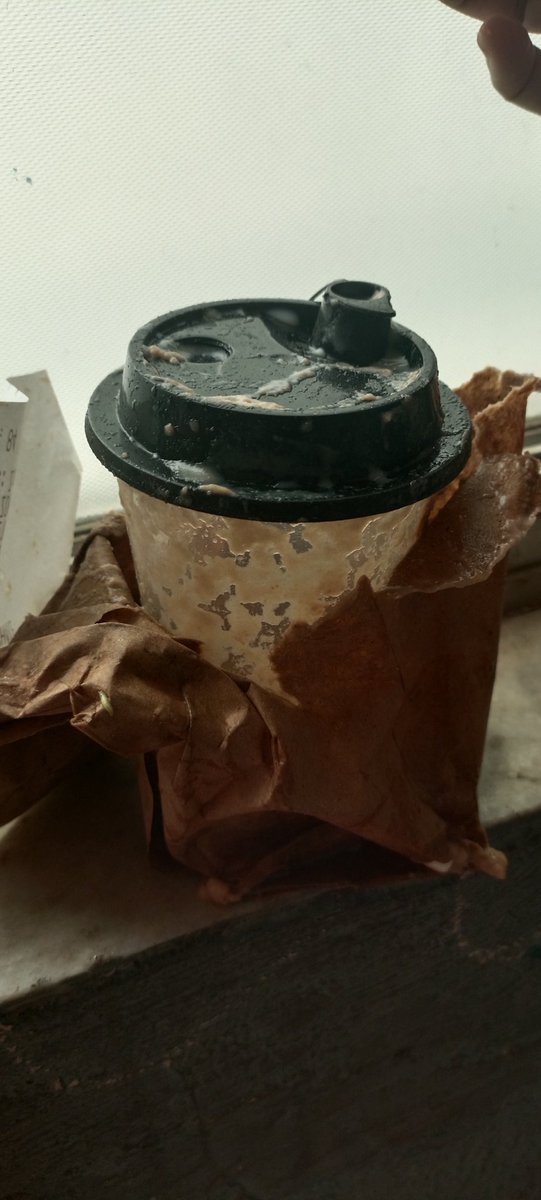 Shamalraut3's tweet photo. @USDAFoodSafety @mybmc please report against the @kirtimahal restaurant, near elphinston.. I am very disappointed with the quality of the juice that I ordered from kirti mahal hotel today. The juice glass box was completely damaged, spilling the juice all over, and I even found https://t.co/srMTHXK6Vg