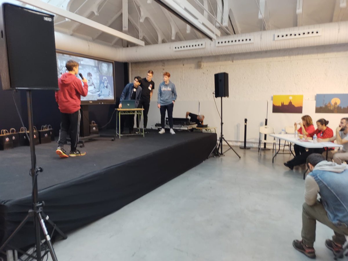 Hackathon Lovers tweet media