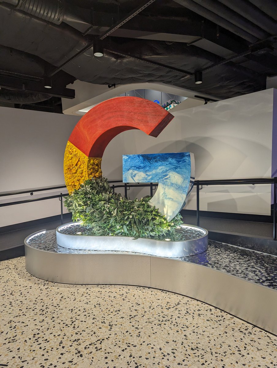 taylorszyszka's tweet image. It's always a good time when #SuperstarsofSTEM get together but Friday's media training was something else! Visiting SBS studios and having practice interviews followed by  @ScienceAU networking at @googledownunder and a group dinner! I'm so lucky to be part of this community ❤️