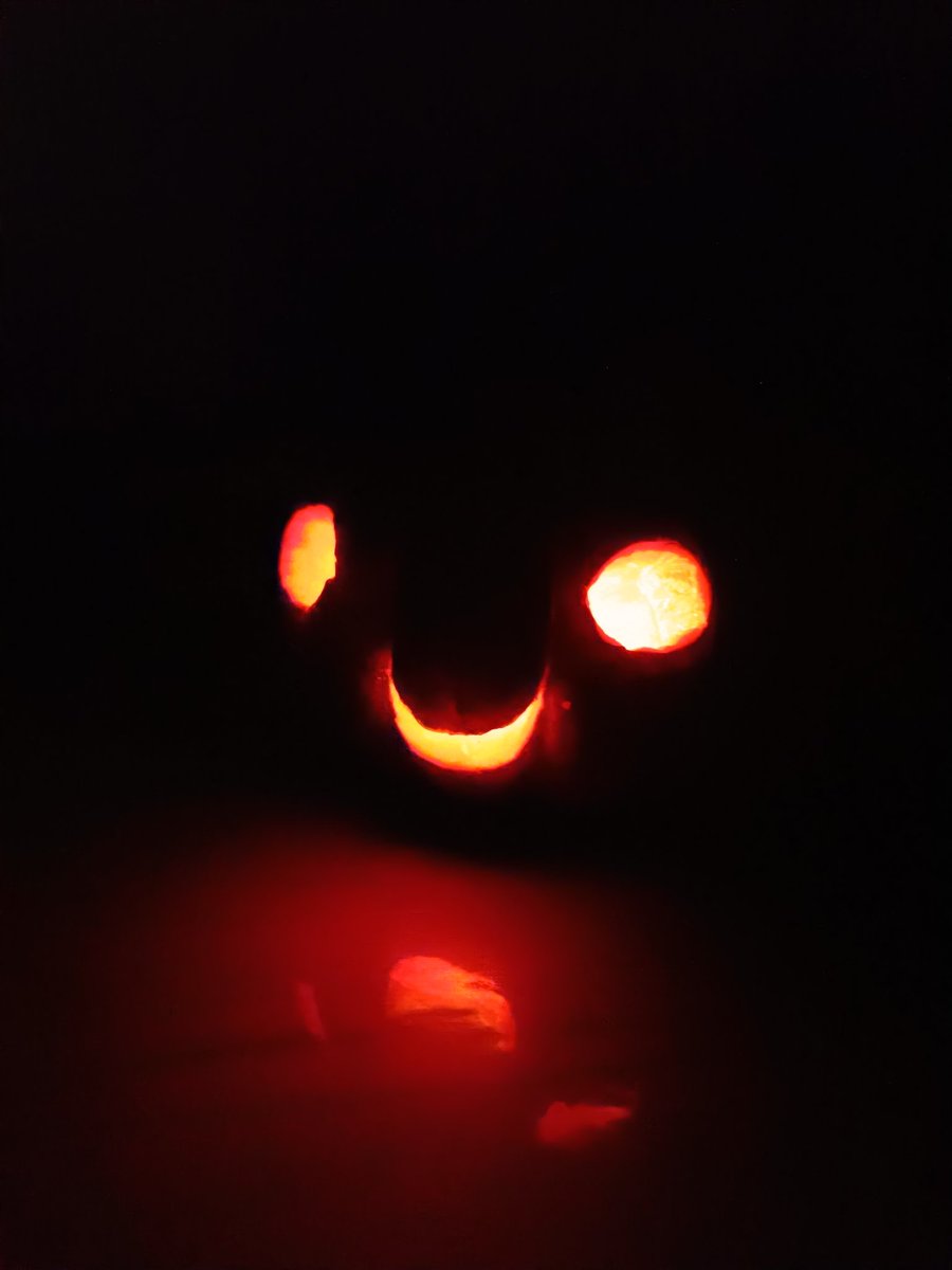 Slicky_writes's tweet image. Ня! ☺️