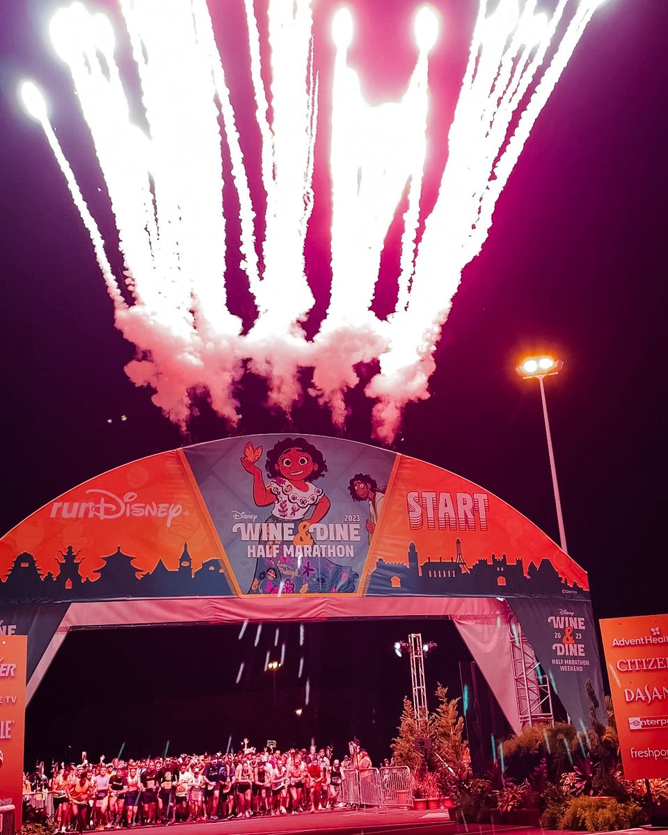 Gather la Familia as it’s time for the last event of the weekend, the #runDisney 2023 Disney Wine & Dine Half Marathon Weekend 🕯️🌸 Good luck to all #WineDineHalf participants!