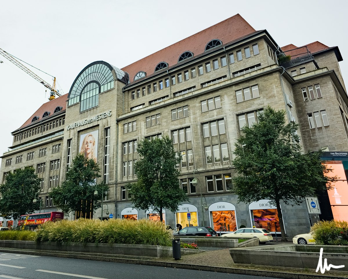 Isabwell's tweet photo. It's Sunday, and you know what that means?! A new #IsasGermany vlog is online!^^ We are still exploring Berlin.😊
▶️https://t.co/ufqUrGE9FJ https://t.co/CXxLfoepme
