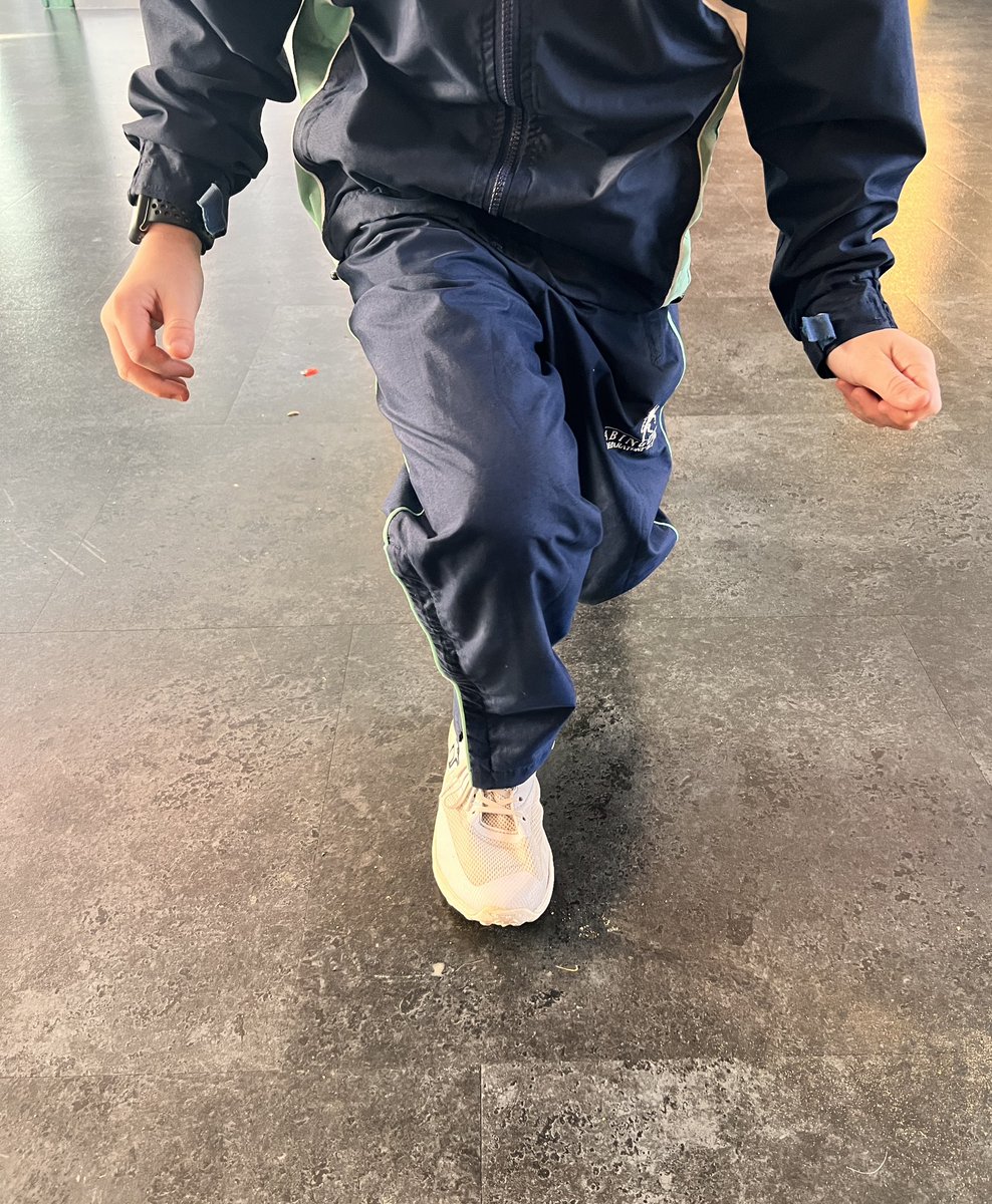 <a href="/aclwfc/">ACL Women Football Club</a> I do 2-3 ACL reconstructions EVERY week on my operating list in patients as young as 11 and 12 - this is a HUGE problem… Simple Injury Prevention Programs or ‘Performance Training Programs’ reduce risk by up to 50% - help us integrate these into youth sport 💥 <a href="/PowerUpToPlay/">Power Up To Play</a>