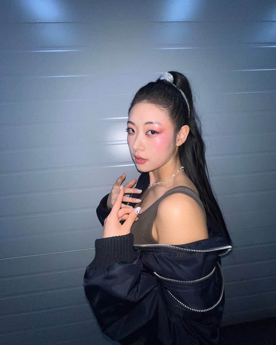 빵 tweet media