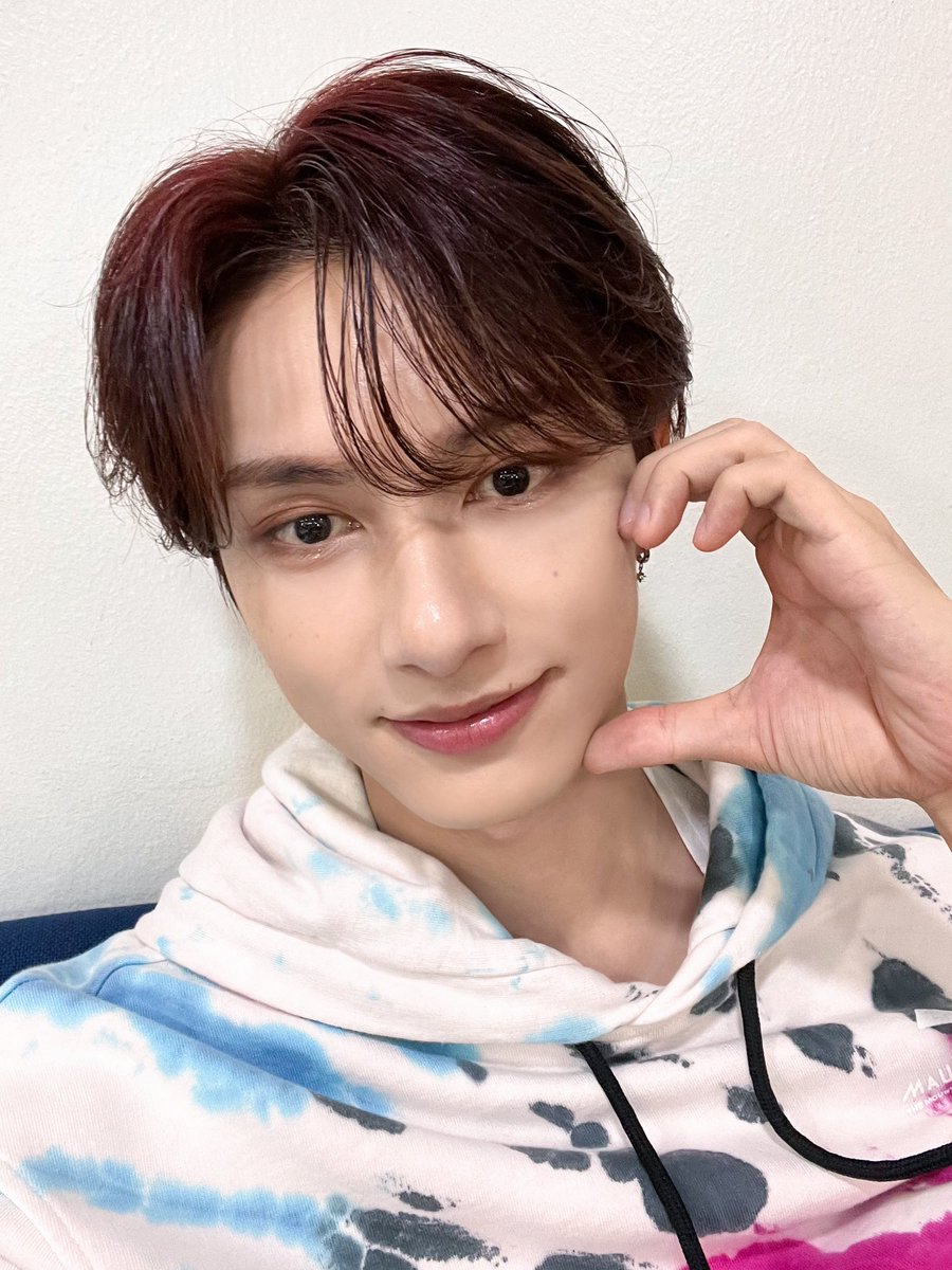 pledis_17's tweet photo. [17'S]
음악의 신들의 축복이 끝이 없네🎶
세븐틴 페스티벌을 함께 즐겨준 캐럿들 고마워요💎💝

#다음_주에_또_만나요_슬퍼_말아요 https://t.co/fUKtF7jjhB