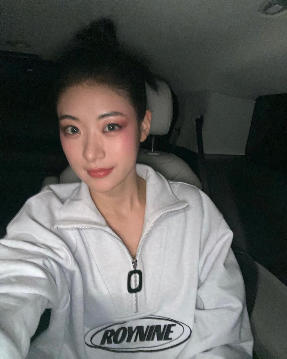 빵 tweet media