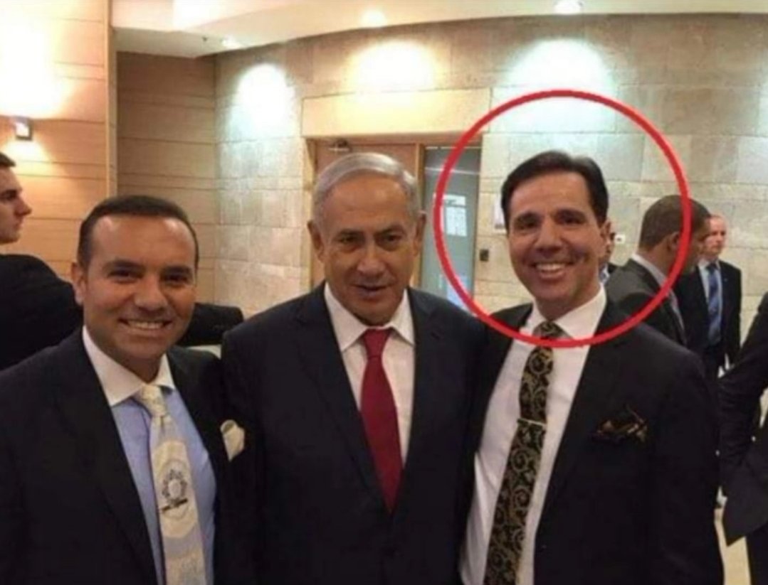 160 bin ilik ve kan örneği ne oldu?

▪️Oktar Babuna 1999'da lösemi olduğu gerekçesiyle gazetelere ilan verdi, uygun donöre 10 milyar lira ödül vaat etti. 

▪️Kampayada 160 bin kişiden kan ve ilik örneği toplandı. 
40 bini Türkiye'de tutuldu. Yeterli laboratuvar olmadığı için,