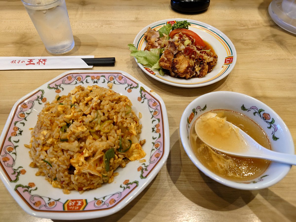 炒飯、ビール、カレーにうどん