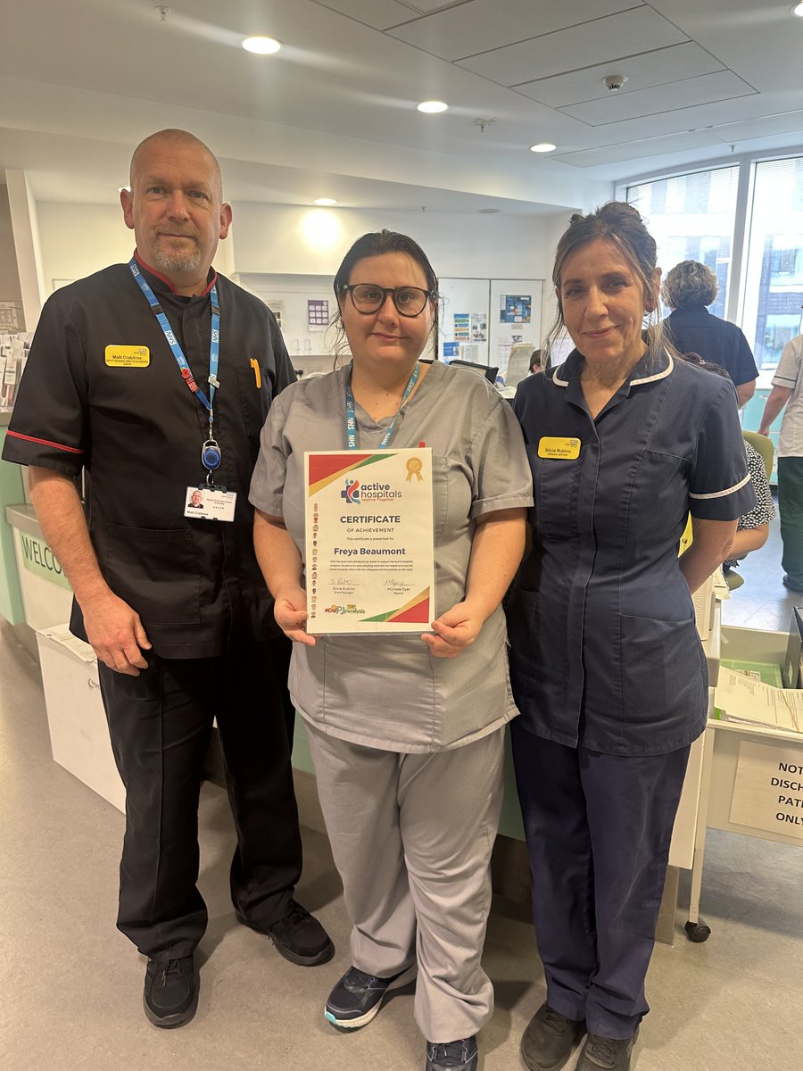 Friday, we presented the first Active Hospitals certificate in Bristol. @FreyaBeaumont has been exemplary over the last few months as an Enablement Link Role member of 26a. Congratulations! @NorthBristolNHS #ActiveHospitals #EndPJParalysis #Reconditioninggames