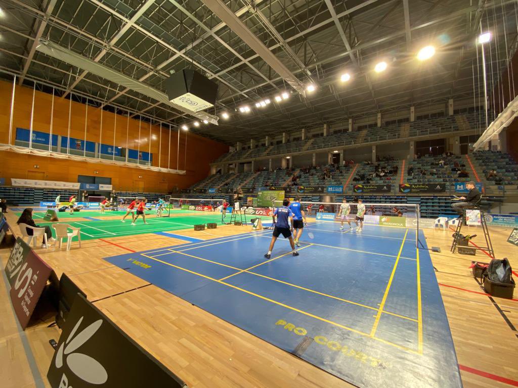 BadmintonESP's tweet photo. ‼️ En marcha LAS FINALES del #TopMaster Sub15 y Sub19 en @AytoHuelva @Fed_And_Bad
Todo por decidir… Y TODO EN DIRECT⭕️
📺 https://t.co/wqvXq3qJtM
📋 https://t.co/PBEIePWg76 https://t.co/CC5o73cWJj