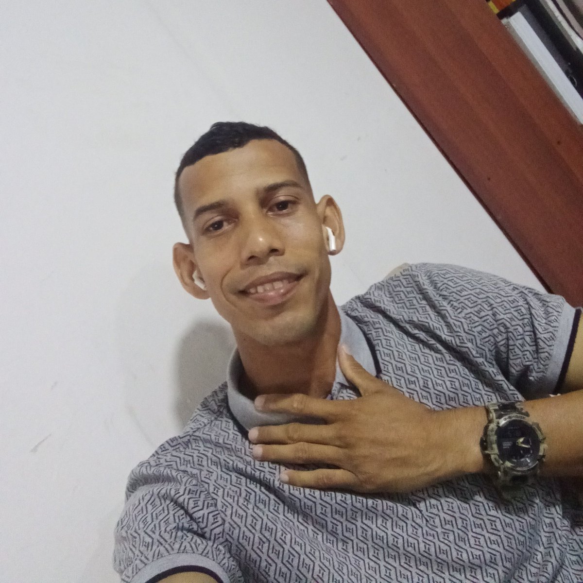 luisburiel15's tweet photo. #NuevaFotoDePerfil https://t.co/wF9HtD5tzl