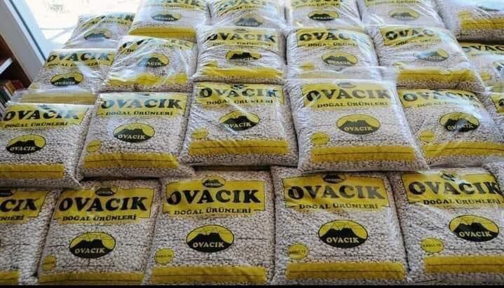 Marketten fasülye veya nohut alacağınız zaman, Ovacık marka almaya çalışın. Ürünler yüzde 100 organik ve daha ucuz. En önemlisi, Ovacık belediyesi bu ürünlerin satılmasıyla gelen para ile, yüzlerce yoksul öğrenciye burs veriyor. Herkes öğrensin paylaşalım Arkadaşlar