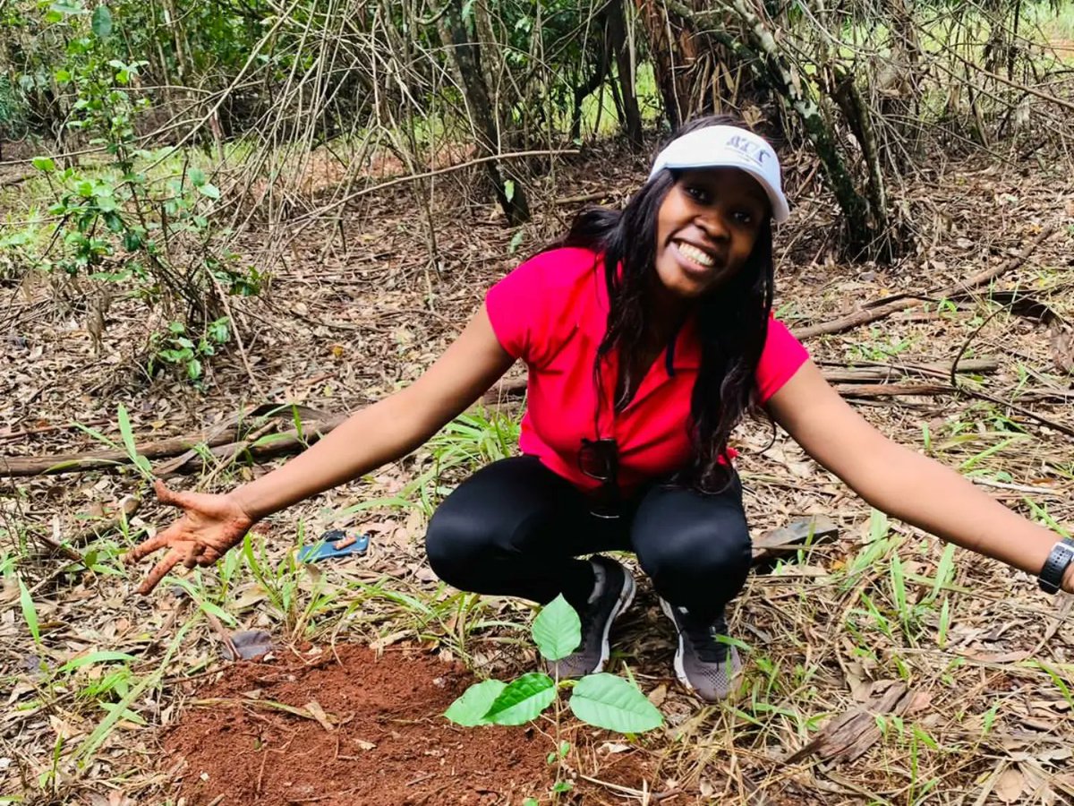 TeamKarura's tweet image. We had an amazing time walking and planting trees in our home, Karura Forest on Saturday 🌳 🪴

"Nature is not a place to visit, it is home." - Gary Snyder 

Thank you @karurafriends for the support and coordination 👊

#WeAreKRC 
#NatureLovers
#Environmentalists
#ClimateAction