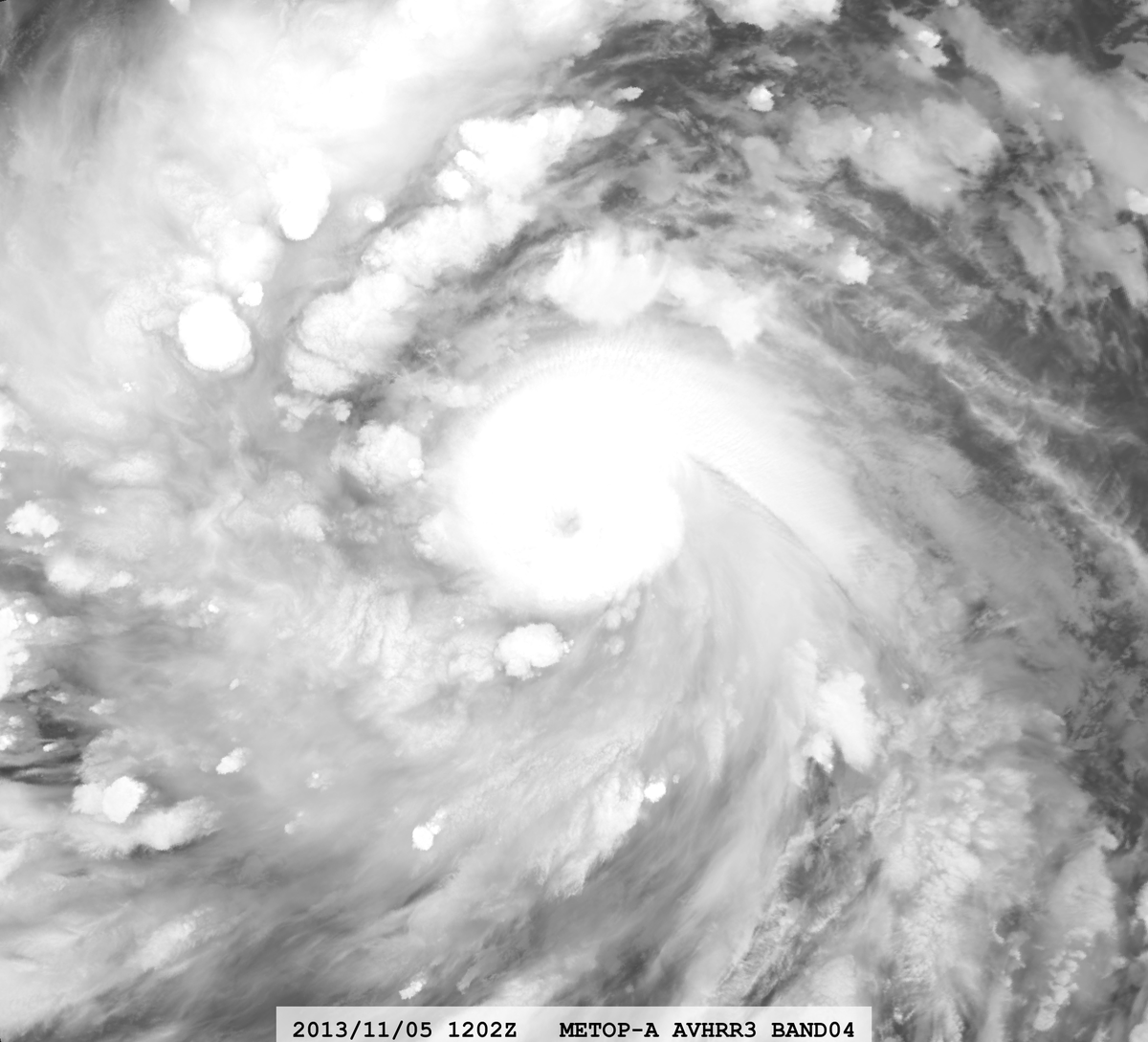 zeb199818's tweet photo. Super Typhoon #Haiyan 10-year Anniversary
#31W Typhoon #Haiyan
Satellite: #METOPA #AVHRR3
Time : 2013/11/05 1202Z https://t.co/15Lfa0pLxg
