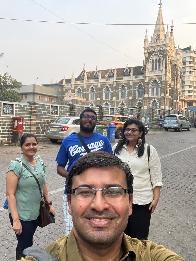 Khaki_Tours's tweet photo. Those who thrived on our #BandraWalk on 4th Nov. Join us for more heritage tours next week:
#FortWalk - Daily, 4 PM
#BandraWalk - Sat, 11th Nov, 4 PM
#BangangaWalk - Sun, 12th Nov, 4 PM
#NarimanLighthouse - Sun, 12th Nov, 5 PM
Book now at: https://t.co/iK2lqaP4aZ
#DiscoverMumbai #MumbaiStories #Mumbai #Bombay #MumbaiHistory #MumbaiHeritage #Maharashtra #IncredibleIndia #Bandra #SouthBombay #Banganga #Fort #ChabadHouse