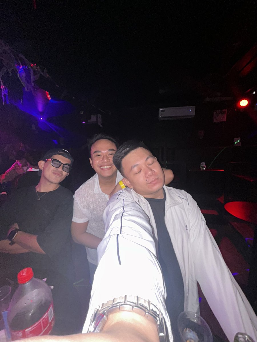 gerardlajowa's tweet photo. the bois and their disney princess 🥰 https://t.co/IjzaQYOUEd