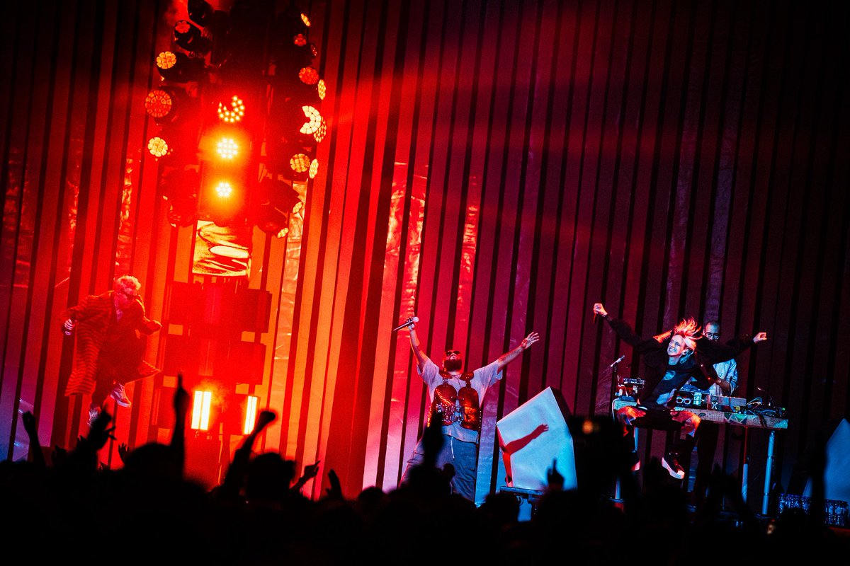 Ouderwets goede chaos met <a href="/dejeugd/">JeugdVanTegenwoordig</a> in <a href="/AFASLive/">AFAS Live</a> voor <a href="/3voor12/">3voor12</a> 🔥📸
#dejeugdvantegenwoordig