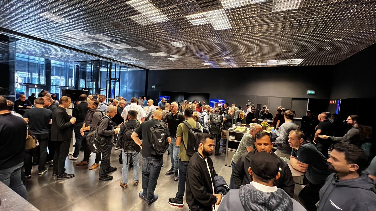 CTAB 2023 is underway, with registration queues buzzing. <a href="/mattevans_uk/">Matt Evans</a> cut the rope to kick off the opening session at CTAB 2023. Stay tuned for full coverage!

#vmware #VMwareCTAB #vmwareexplore2023 <a href="/VMwareExplore/">VMware Explore</a> <a href="/VMware/">VMware</a>