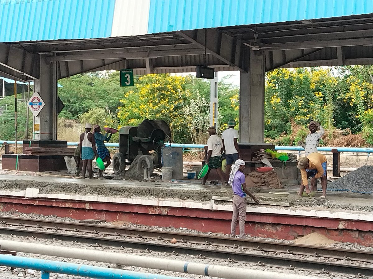 #SCRInfraUpdates

Redevelopment #infrastructure work under #AmritBharatStation Scheme at #Raichur station under progress

<a href="/RailMinIndia/">Ministry of Railways</a>