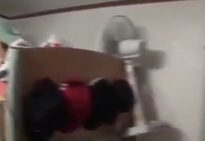 비투비웃긴점: 선풍기 이층침대에 저따구로 널어놓음