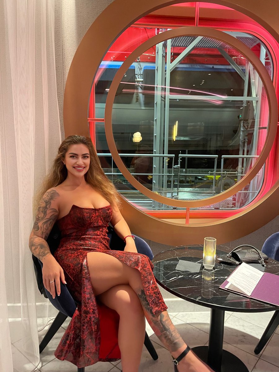 CarmennnRosu's tweet image. 