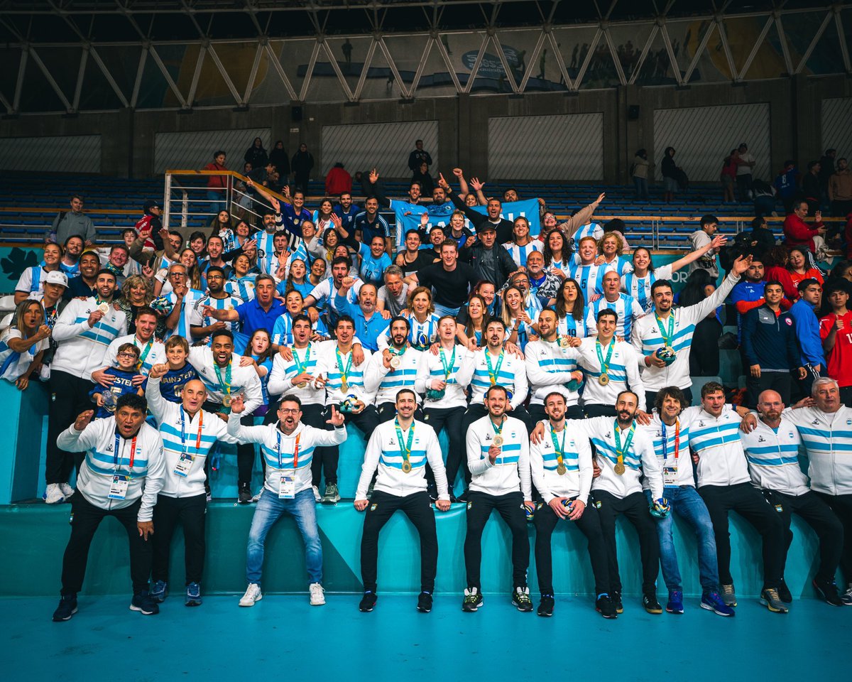 Orgulloso de ustedes!
Campeones Panamericanos 🥇 

EQUIPAZO!! Para llegar acá y obtener este resultado hubo que atravesar un camino largo de mucho sacrificio, constancia, trabajo en equipo y dejar muchas cosas de lado. Lo tienen mas que merecido.

Felicitaciones GLADIADORES!