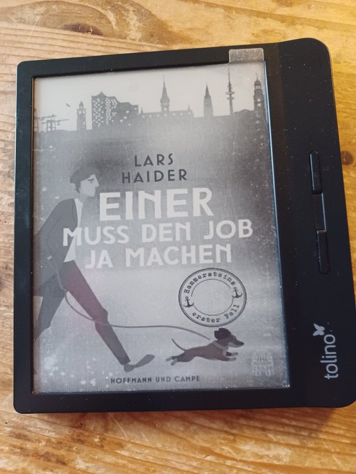 AlexandraBoisen's tweet photo. ein schöner #Hamburg Krimi von #LarsHaider der Lust auf mehr macht.
Alexas Bücherwelt: Lars Haider - Einer muss den Job ja  machen: Hamme... https://t.co/xBdsHdgWW3 https://t.co/YxHMELqdAu