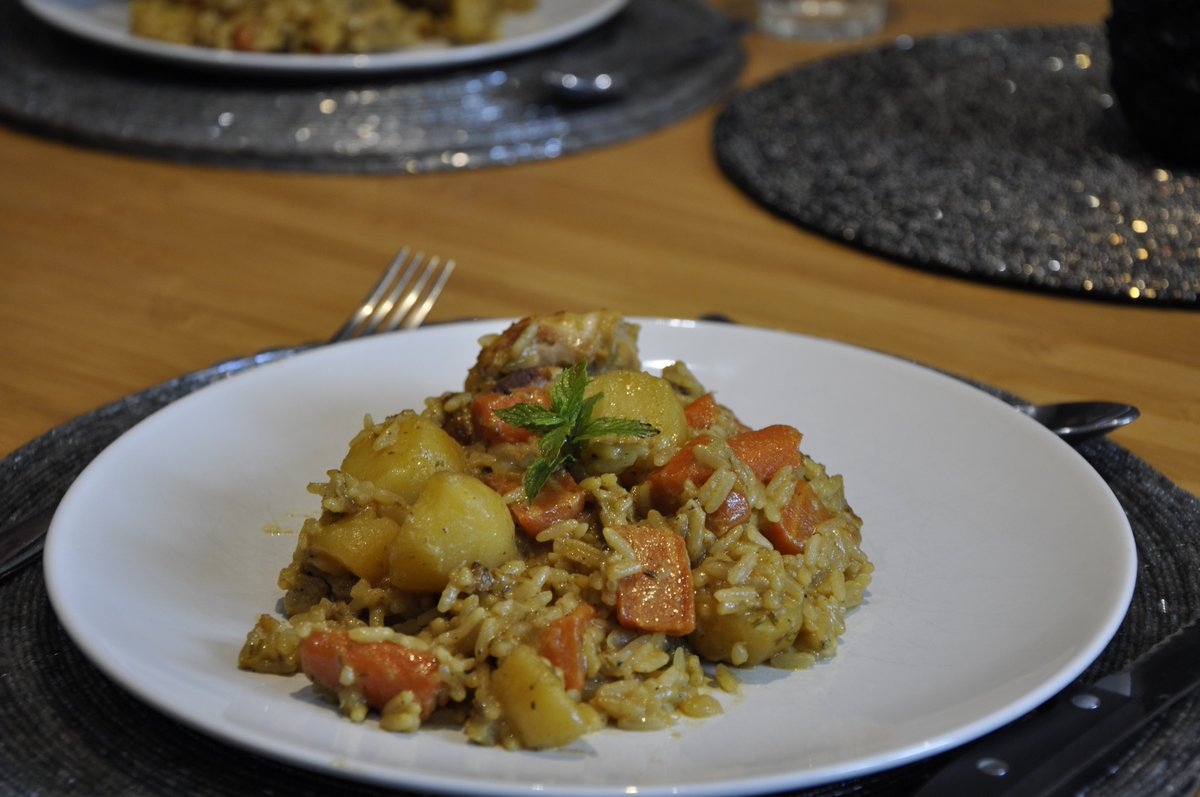 cheztropic's tweet photo. Simple, delicious creamy meal idea here: https://t.co/sisWGTRkIA
#onepot #onepotmeals #delish #creamy #mealidea #creamychicken #simplemeals #quickandeasyrecipe #foodlovers #france #homemade #dinner #saintlucia #culinary #kitchen #recipes #vlog #fyp #foryou #coconutmilk #cooking https://t.co/FqFXpDigdQ