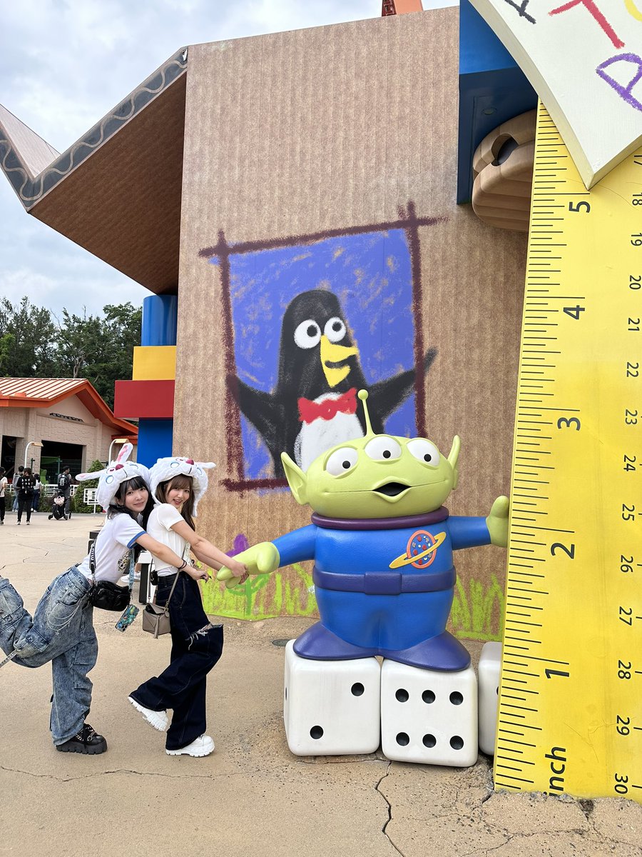 m591ts's tweet photo. かすたそin香港ディズニー🐭🫶
ロック画面にどうぞ https://t.co/ZNRNedSh5M