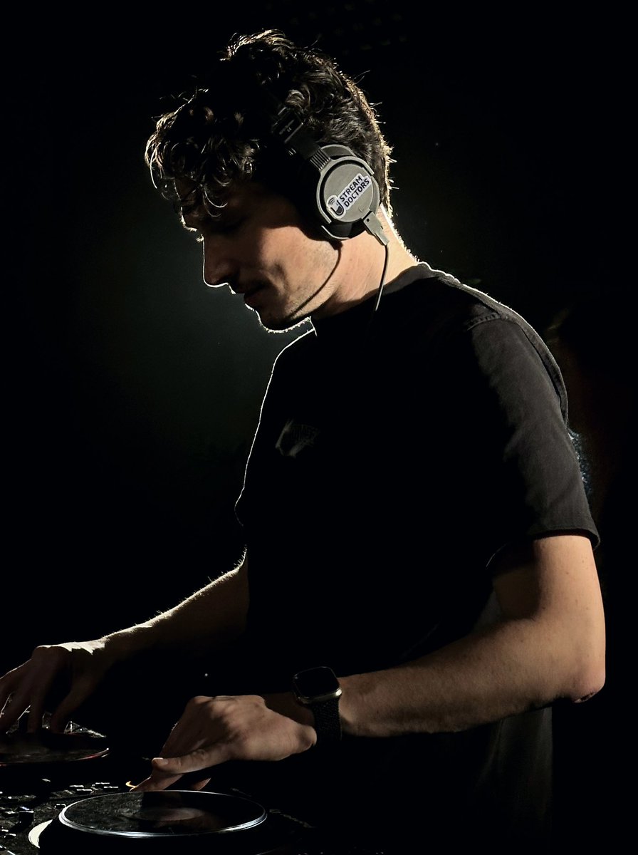 Ik ben trots op deze foto van <a href="/daniellippens/">Daniel Lippens</a> die ik gisteren met m’n IPHONE(!!!) maakte 🥹🫶