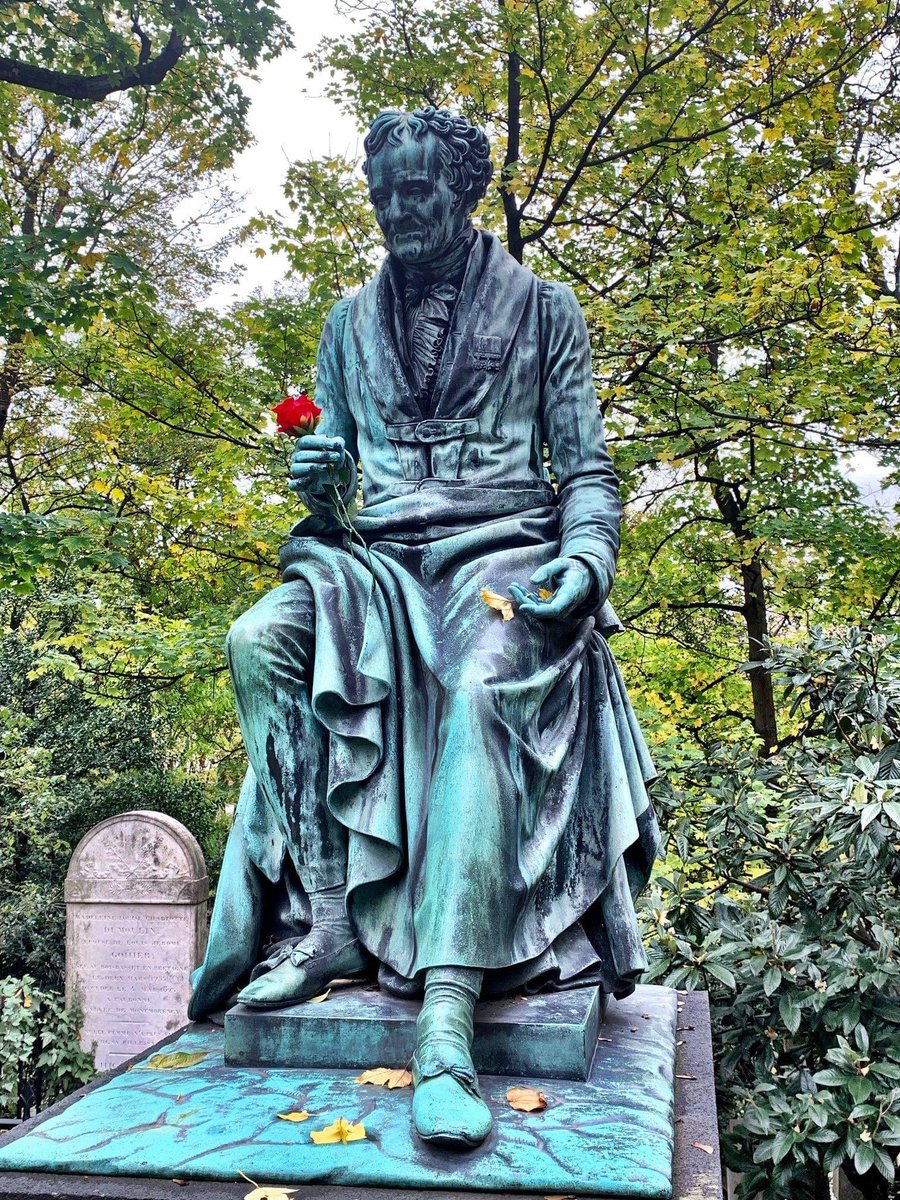 LindaMathieu's tweet photo. Sunday Seat in Pere Lachaise Cemetery, Paris. https://t.co/NgAe935lAJ