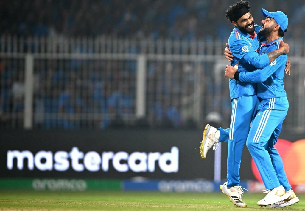 Shebas_10dulkar's tweet photo. Ravindra Jadeja in Kohli's Birthdays & Milestone matches 

In Kohli's 100th ODI
(Jadeja M.O.M, Picked 5 Wickets)

In Kohli's 100th Test
(Jadeja M.O.M, Scored 175*, Picked 9 Wickets)

In Kohli's 50th T20I as Captain
(Jadeja M.O.M, Picked 3 Wickets)

On Kohli's Birthday vs SA (2015 Test)
(Jadeja M.O.M, Picked 8 wickets)

On Kohli's Birthday vs SCO (2021 T20I)
(Jadeja M.O.M, Picked 3 Wickets)

On Kohli's Birthday vs SA (2023 ODI)*
(Jadeja Picked 5 Wickets, Best ODI Fig)