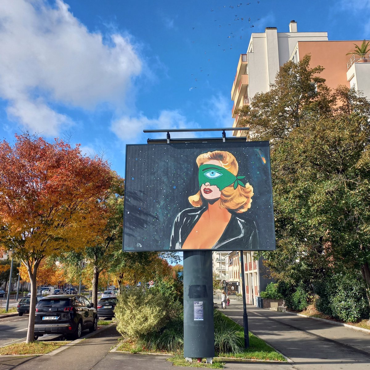L'art dans la rue ! L'artiste et réalisatrice grecque Irini Karayannopoulou expose ses posters imaginaires sur 6 ex-panneaux publicitaires de l'av. Aristide-Briand à #Rennes, dans le cadre du projet 4X3, porté par la galerie Lendroit [détails👉 lendroit.org/fiches-news/37…] #arturbain