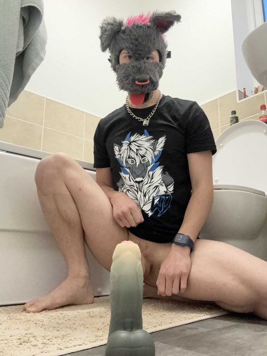 May as well finish doggy weekend off by trying out my new toy🥵🥵 always wanted Nile