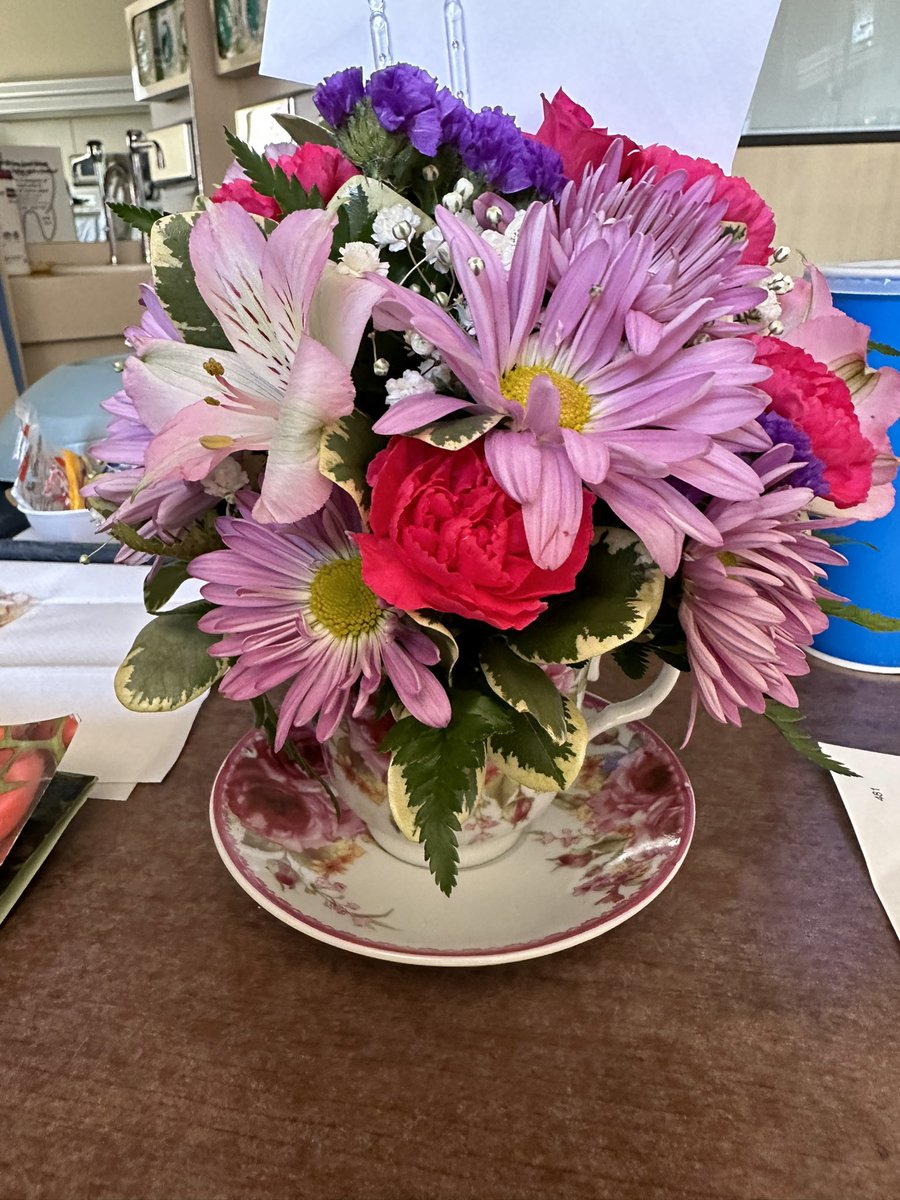 A_Research_Guru tweet media