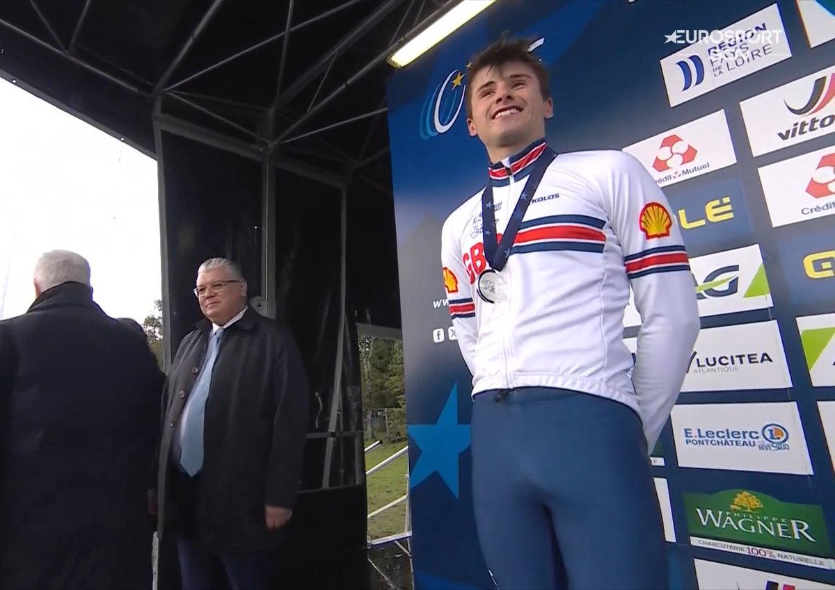 writebikerepeat's tweet photo. No words ๐ฅฒ Just so proud ๐๐ฅ๐ฌ๐ง
CAM MASON YOU ABSOLUTE BEAUTY!!! First medal for a non-Bene(lux) rider at Euros, just wow ๐ฅบ๐ช #delayedreaction #EuroCross23 https://t.co/ExBdH0qDsD