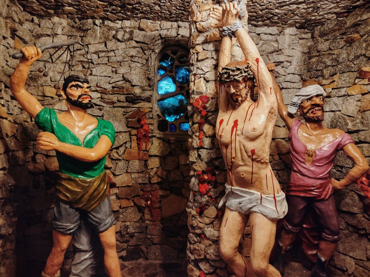 stanmade's tweet photo. Am I alone in seeing a certain, troubling political statement in this sculpture ensemble of #Jesus and his two #scantlyclad, colorful #torturers? Like always, #Christ is a #whiteguy amidst a deluge of #MiddleEasterners. #Catholic #Sanctuary at #LichenStary, #Wielkopolska, #Poland https://t.co/UdzX24XEMg