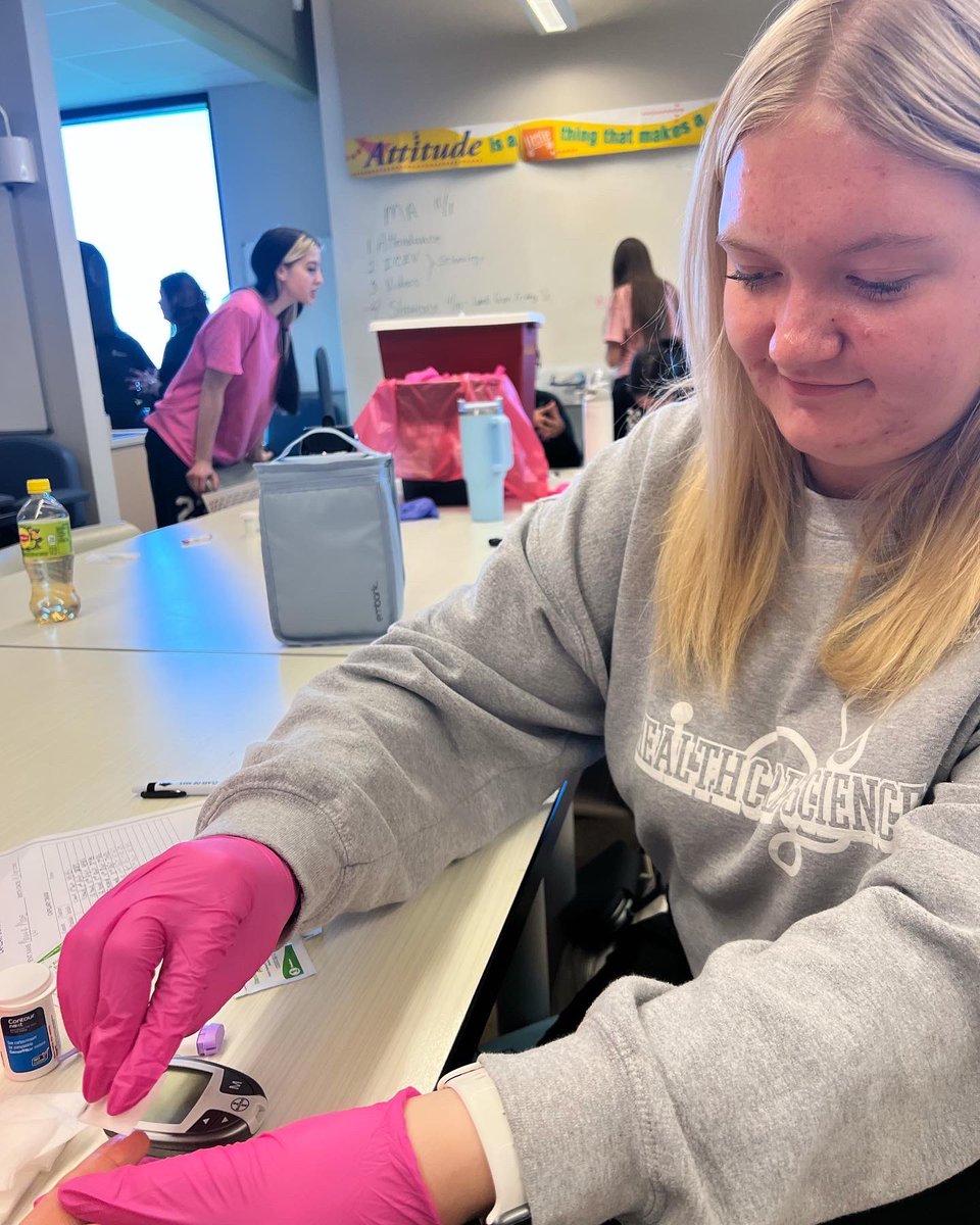 BTBiosci's tweet photo. Guess what time it is in our Phlebotomy Capstone classes?? Yup! Finger sticks! Almost 1,000 finger sticks already in the books! #futurephlebotomist💉 🩸 🧡💙#onebutlertech https://t.co/QtGAllRaUG