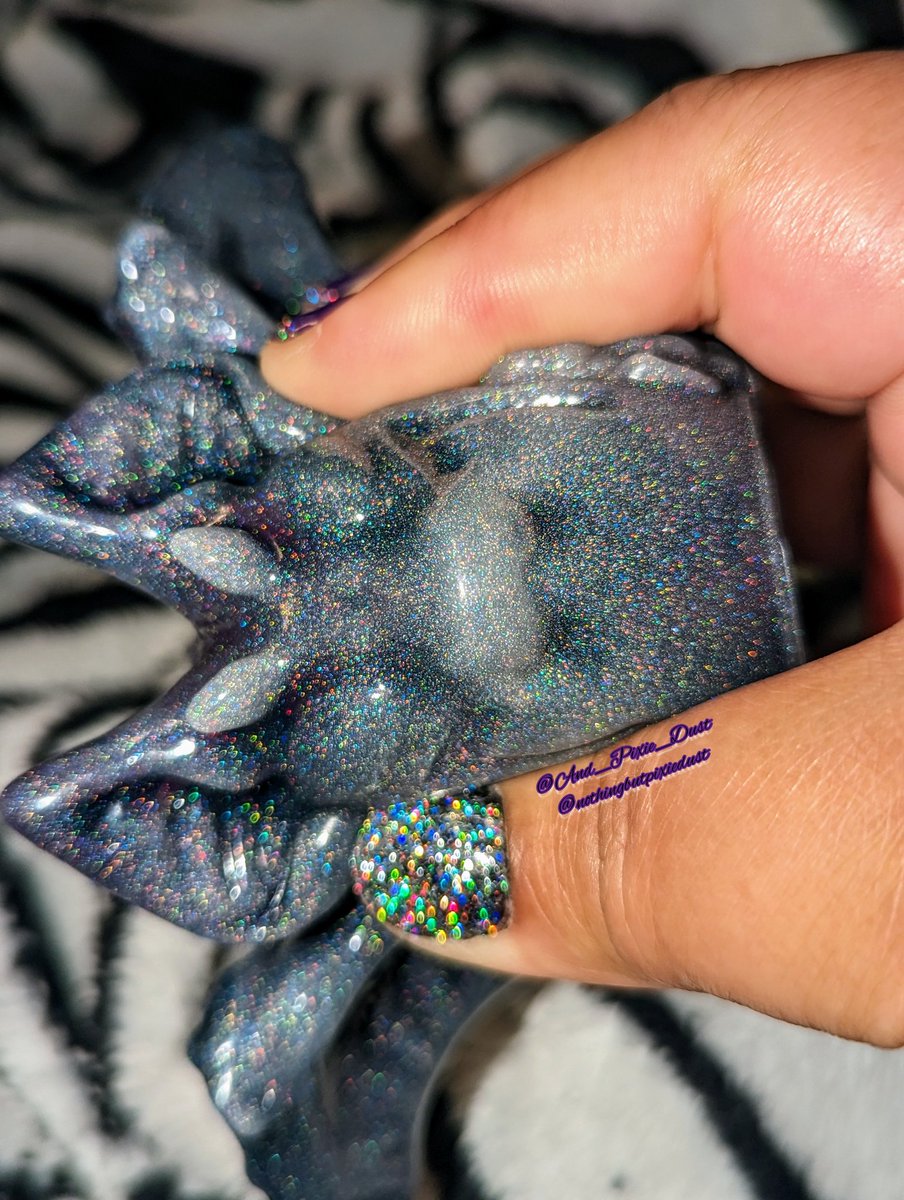 Was taking some pics of the cutest wittle face for a friend and could not resist a good cheek Smoosh 🥺🫶🏾

Squish Smoosh Sunday!? 🤔 I like it! Please feel free to comment with pictures of your favorite squish smoosh!! 💜