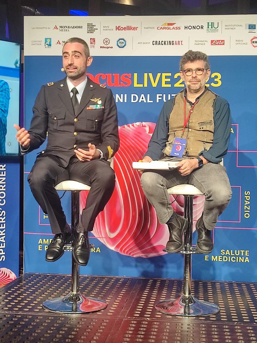 ItalianAirForce's tweet photo. Oggi al Museo Nazionale della Scienza e della Tecnologia di Milano è intervenuto il Cap. Andrea Patassa, pilota dell’#AeronauticaMilitare e astronauta di riserva dell’Agenzia Spaziale Europea, durante il talk di #FocusLive 2023 “Fate spazio: come si diventa astronauta dell’@esa” https://t.co/t62Q2HDVrU
