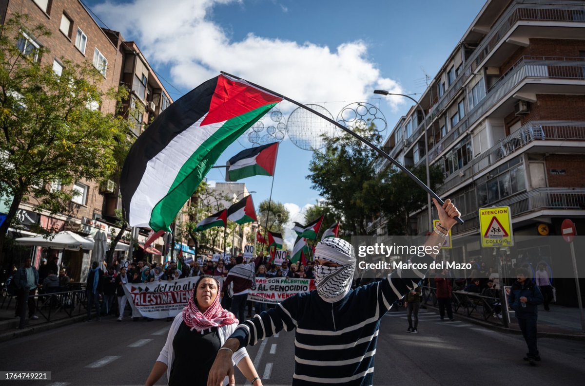 Protest supporting #Palestine in #Vallecas #Madrid #FreePalestine #PalestineUnderAttack #PalestinaLibre #NoEnMiNombre #NotInMyName #GazaUnderAttack