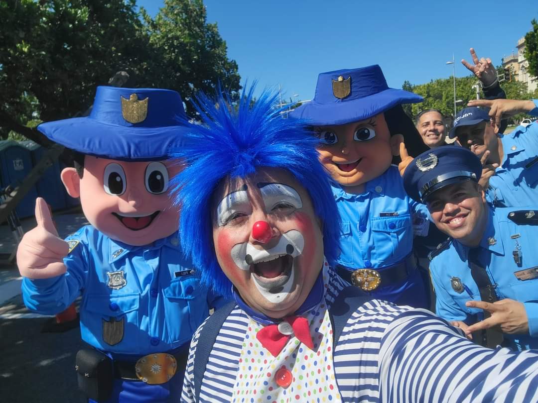Que esta hermosa sonrisa contagie a muchos el día de hoy. 

Bendecido domingo tengas tod@s

Hagamos que las cosas positivas también se vuelvan virales en las redes sociales 

#policiadepuertorico #NegociadoPoliciadePuertoRico