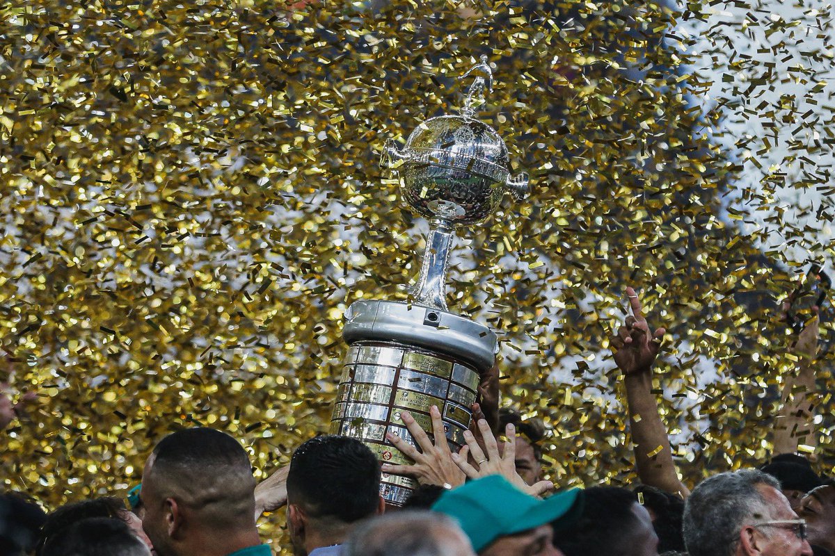 Tricolores Campeões da América, 

Nesse momento especial de nossa história, precisamos de um grande evento, do tamanho da nossa conquista, que permita a merecida celebração entre nossos atletas e a torcida.

Entendendo a necessidade de planejamento prévio, solicitado pelos órgãos