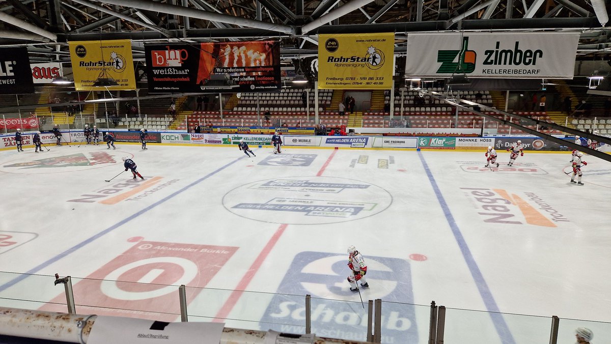BloodyLP's tweet photo. !GAMEDAY! DEL 2
@EHC_Freiburg vs @eispiraten
⏰ 18.30 Uhr
🏟️ Echte Helden Arena
📺 @SpradeTV
🎙 Alexander Blattmann 🙋♂️
#ehcf #epc #eishockey #kommentator #del2 #spradetv https://t.co/v8T8pVs7LJ