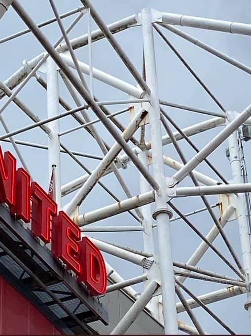 RyanHar03692827's tweet photo. This club is in need of some tlc look at it that disgusting how can u let a football ground like old Trafford get like this embarrassing of a club #GlazersOut #GlazersFullSaleNOW #RatcliffeOut https://t.co/9pbYv9R3AR
